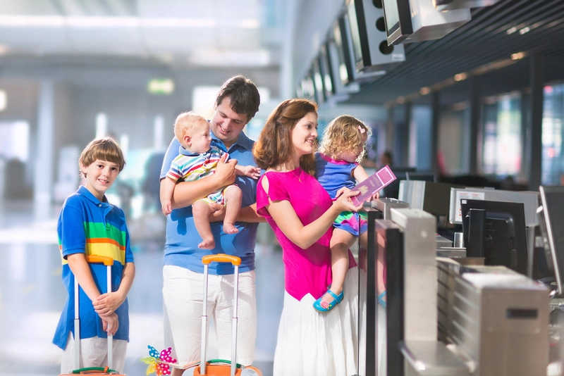 preparar primer viaje en avión con niños
