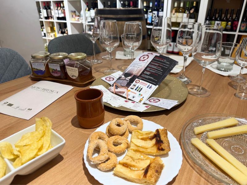 Senderos del vino vinoteca Castelló Ruta de Sabor Turismo Gastronómico Castellón Senderos del vino vinoteca Castelló Ruta de Sabor Turismo Gastronómico Castellón