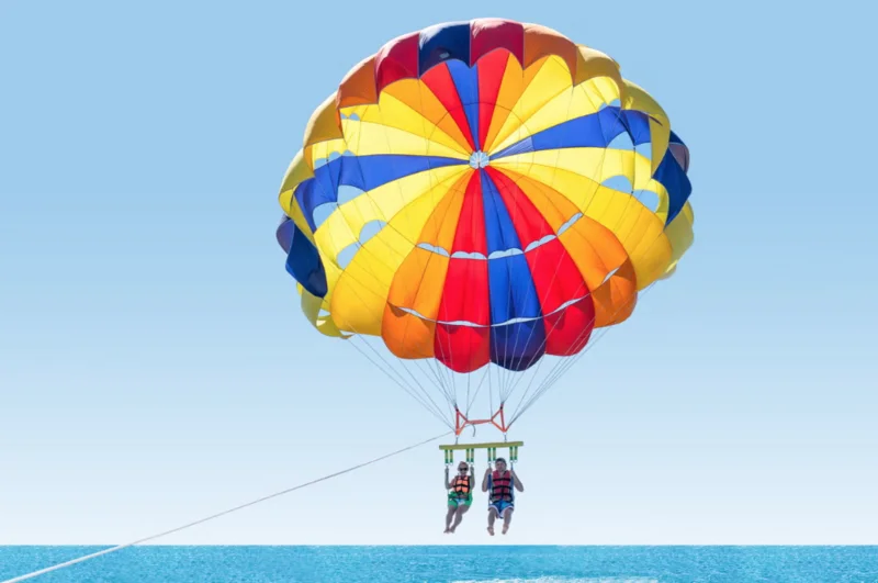 Parasailing Alicante con adolescentes Parasailing actividades nauticas en alicante