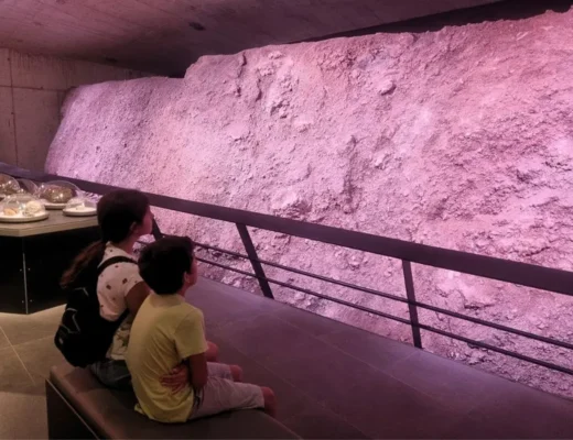 Espai Crater Olot La Garrotxa con niños y adolescentes