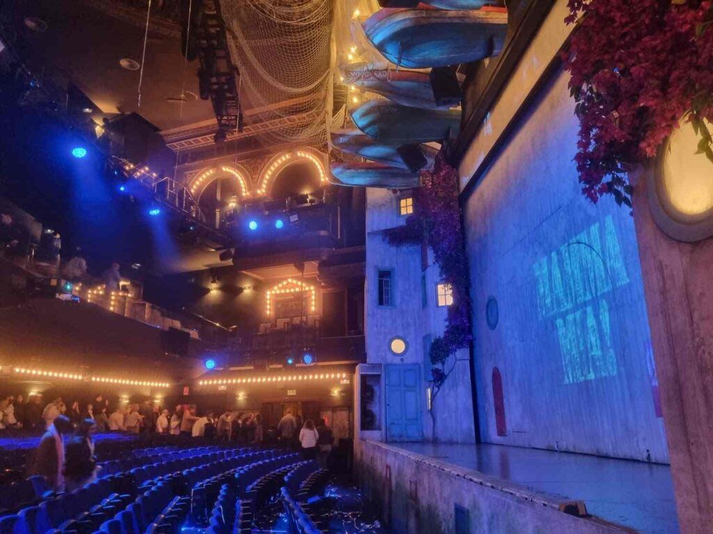 Mamma mia Musical Madrid interior teatro Rialto Mamma mia Musical Madrid interior teatro Rialto